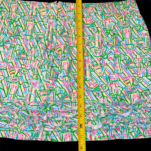 GUC  Lilly Pulitzer size 12 skort in a festive pattern - Picture 5 of 8